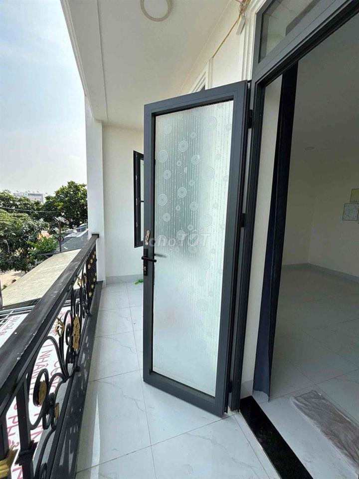 Siêu Phẩm studio full nội thất bancol Ngay UEH CS N, Văn Hiến