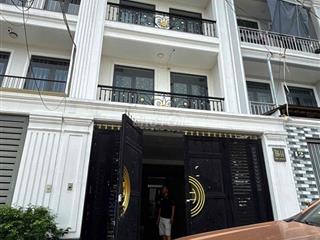 Siêu Phẩm studio full nội thất bancol Ngay UEH CS N, Văn Hiến