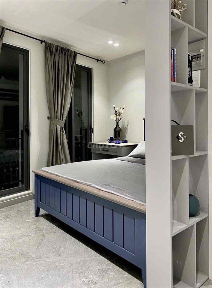 Cho thuê căn hộ Q1 ngay  bùi viện, chợ bến thành full nội thất bancol