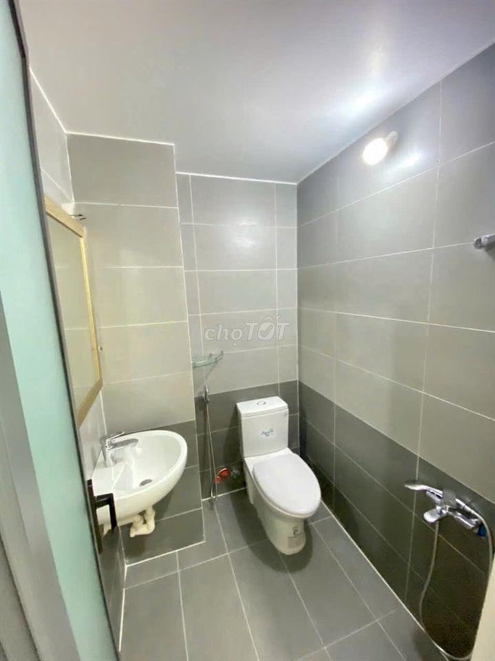 Cho thuê căn hộ gần Ga Sài Gòn, cầu LVS, ban công to, full NT Quận 3