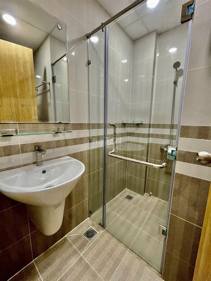 Cho thuê căn hộ gần Chợ Tân Định, CV LV8, cửa sổ lớn full NT Quận 3