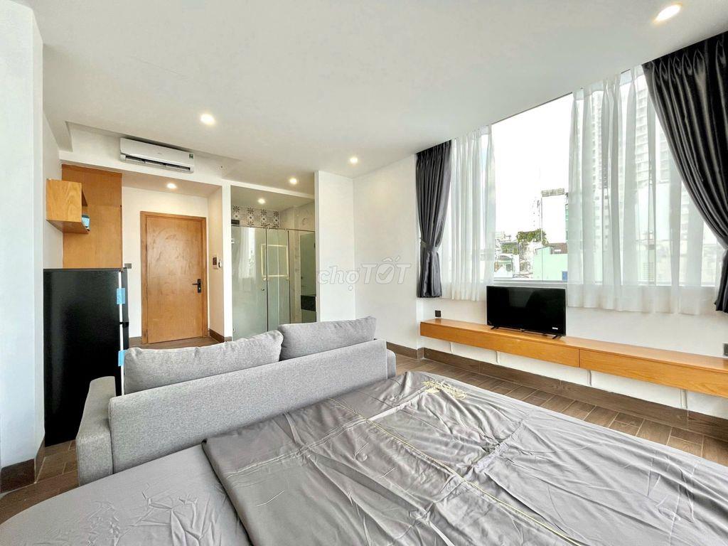 Cho thuê căn hộ gần Nhà thờ Chợ Tân Định, ban công Quận 3