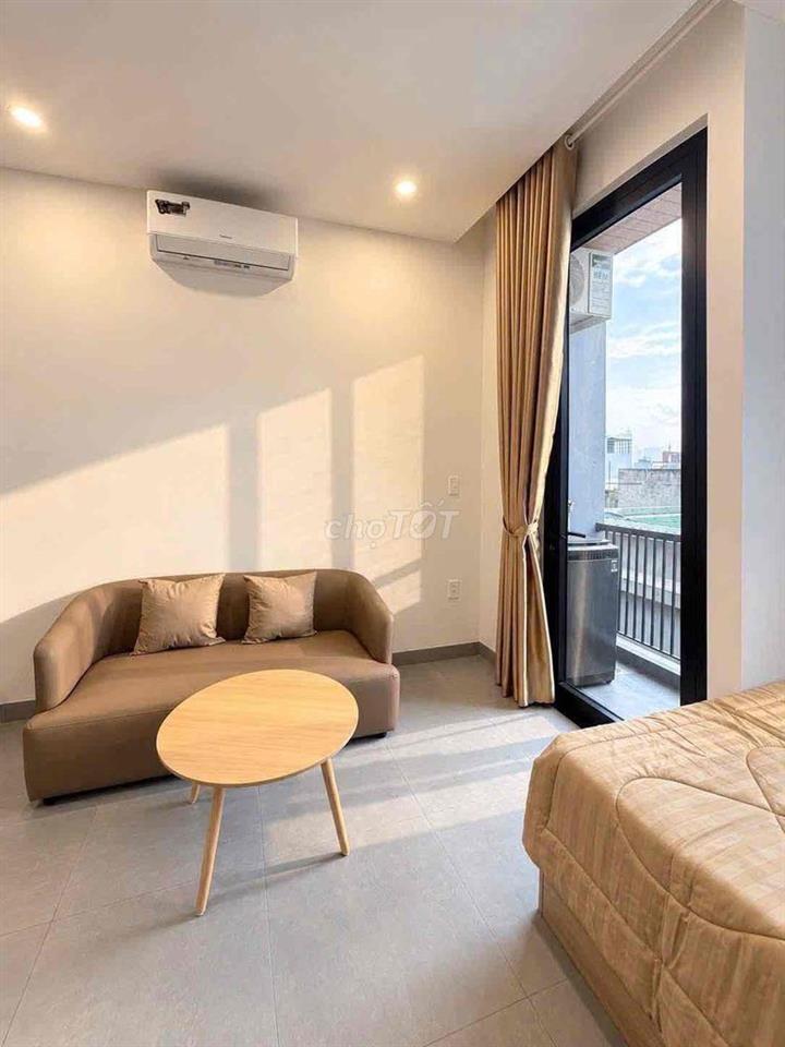 Cho thuê căn hộ ban công view bờ kè hoàng sa tân định q1