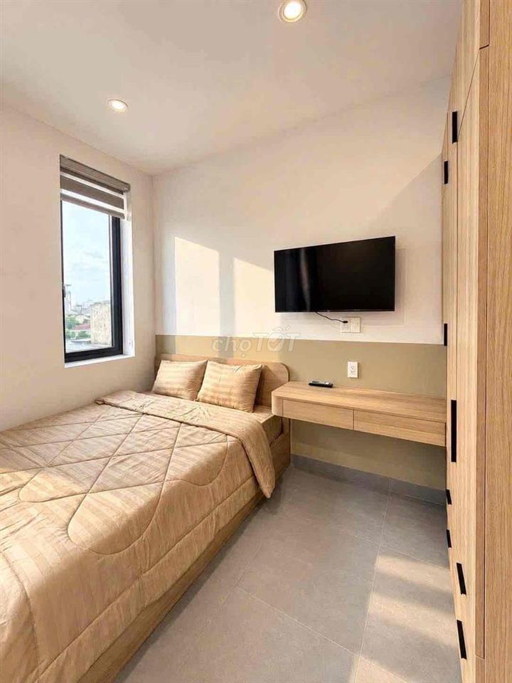 Cho thuê căn hộ ban công view bờ kè hoàng sa tân định q1