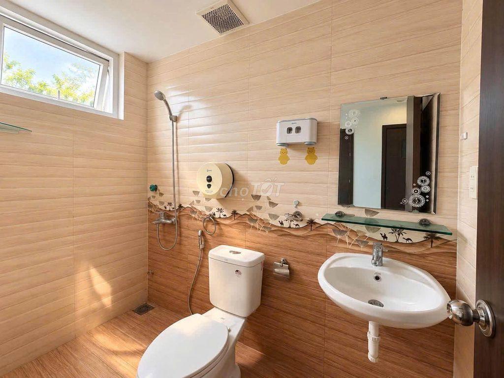 Căn hộ ban công 1PN view siêu thoáng ngay hoàng sa Q1