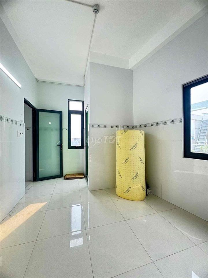 STUDIO BAN CÔNG ĐẦY ĐỦ NỘI THẤT Q8
