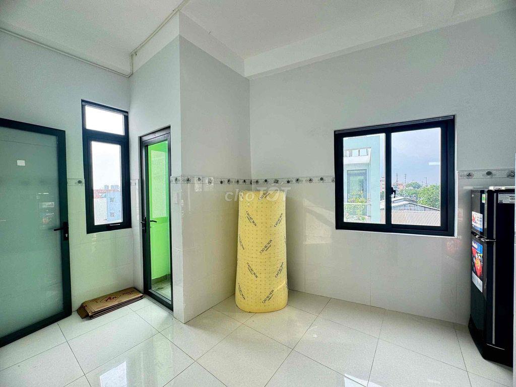 STUDIO BAN CÔNG ĐẦY ĐỦ NỘI THẤT Q8