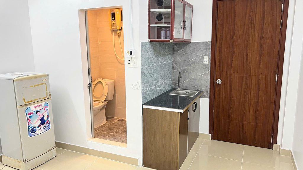 Phòng cho thuê Trung Tâm Quận 1 (5 phút tới phố đi bộ Bùi Viện)