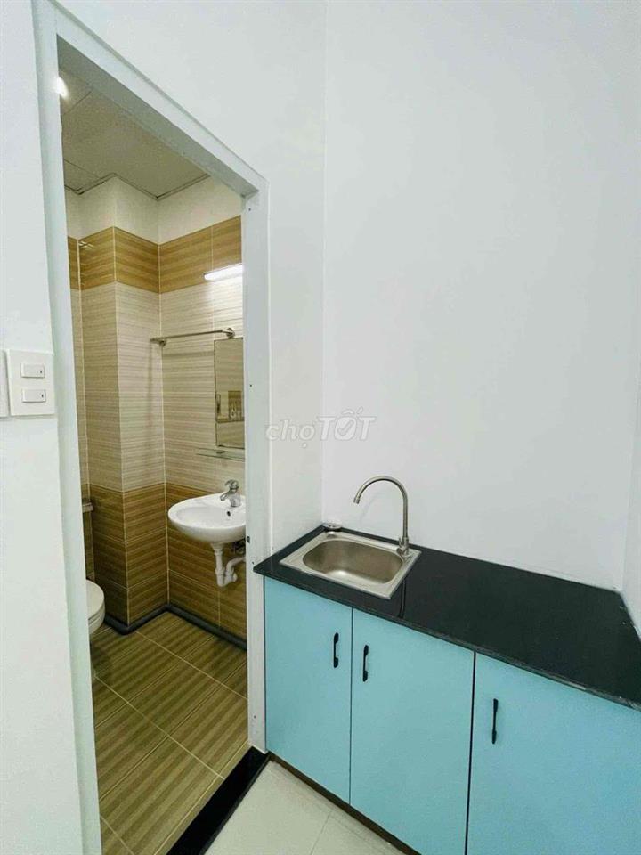 STUDIO CỬA SỔ TRỜI SIÊU THOÁNG GẦN ĐH Y DƯỢC, ĐH MỞ, UEH, BÁCH KHOA