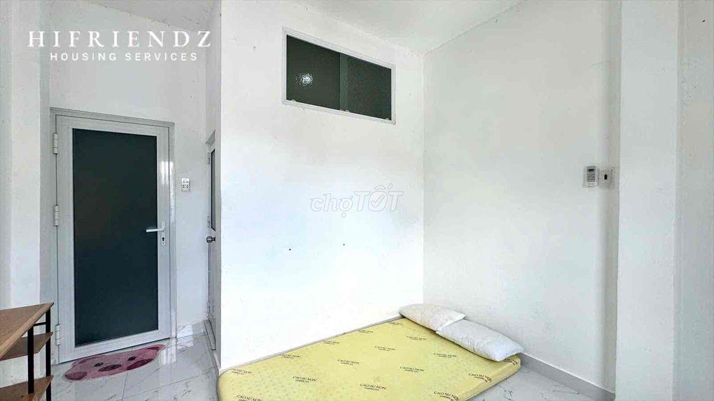 STUDIO BAN CÔNG CỬA SỔ THOÁNG MÁT ĐI BỘ QUA SGU ĐHSP - GẦN Q10 Q1 Q3