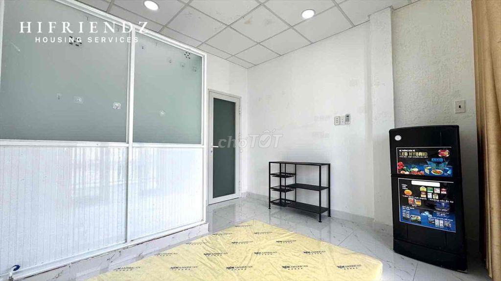 STUDIO BAN CÔNG CỬA SỔ THOÁNG MÁT ĐI BỘ QUA SGU ĐHSP - GẦN Q10 Q1 Q3