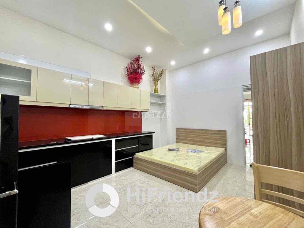 CĂN HỘ BAN CÔNG SIÊU XỊN NGAY CẦU NGUYỄN TRI PHƯƠNG Q5 Q10 - UEH