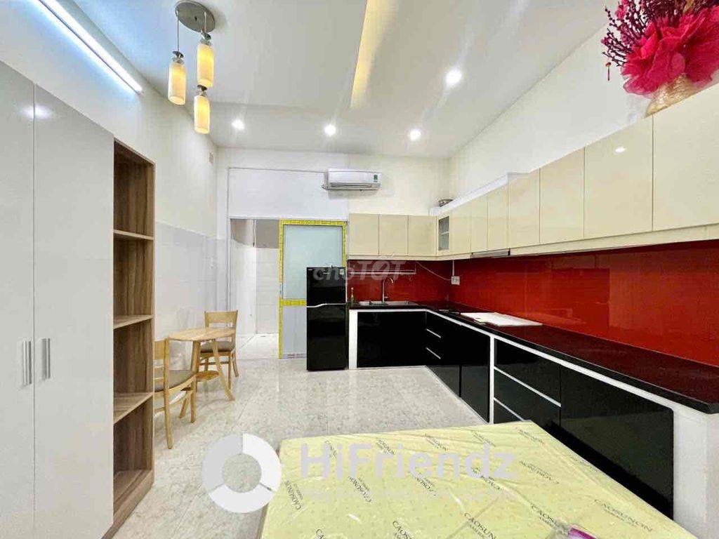 CĂN HỘ BAN CÔNG SIÊU XỊN NGAY CẦU NGUYỄN TRI PHƯƠNG Q5 Q10 - UEH