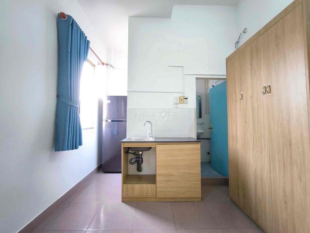 STUDIO CỬA SỔ SIÊU THOÁNG GẦN CẦU CHÀ VÀ THUẬN TIỆN ĐH Y DƯỢC