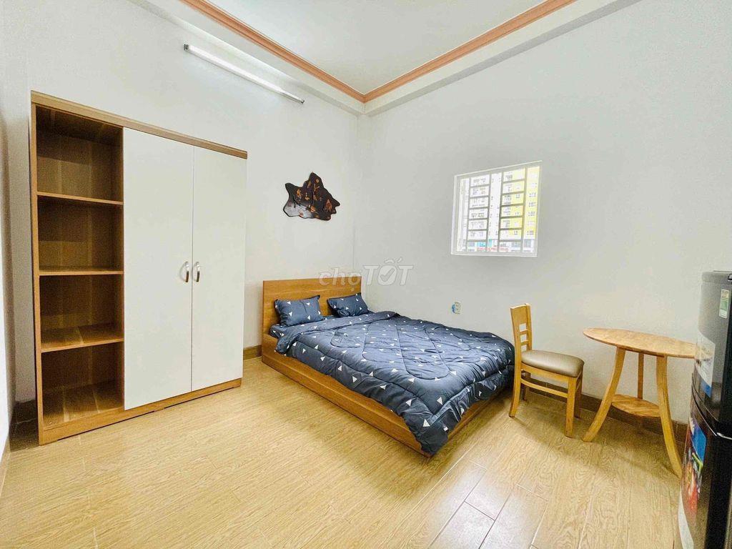 STUDIO BAN CÔNG SIÊU ĐẸP FULL NỘI THẤT GẦN ĐH MỞ - ĐH Y DƯỢC