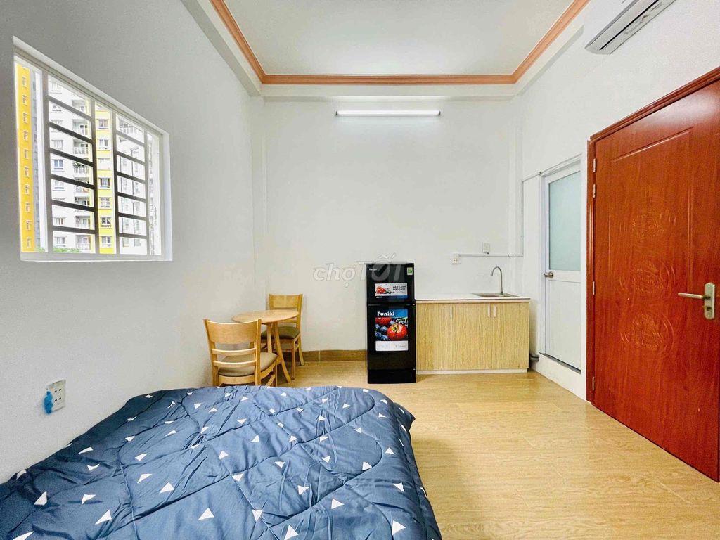 STUDIO BAN CÔNG SIÊU ĐẸP FULL NỘI THẤT GẦN ĐH MỞ - ĐH Y DƯỢC