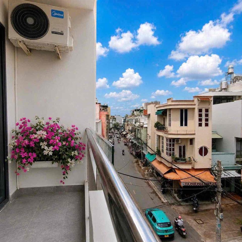 STUDIO BAN CÔNG FULL NỘI THẤT CAO CẤP - MÁY GIẶT RIÊNG SIÊU ĐẸP GẦN Q5