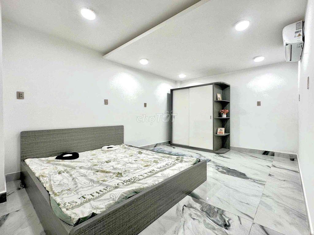 STUDIO CỬA SỔ TRỜI BAN CÔNG, FULL NỘI THẤT THUẬN TIỆN QUA Q5