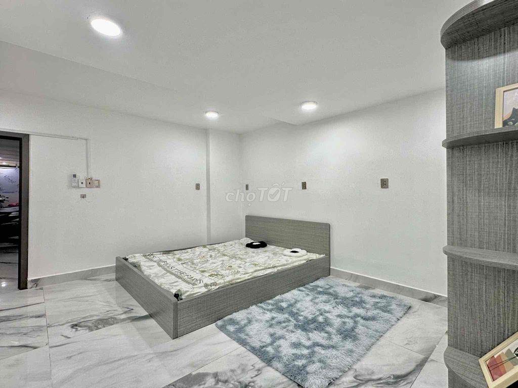 STUDIO CỬA SỔ TRỜI BAN CÔNG, FULL NỘI THẤT THUẬN TIỆN QUA Q5