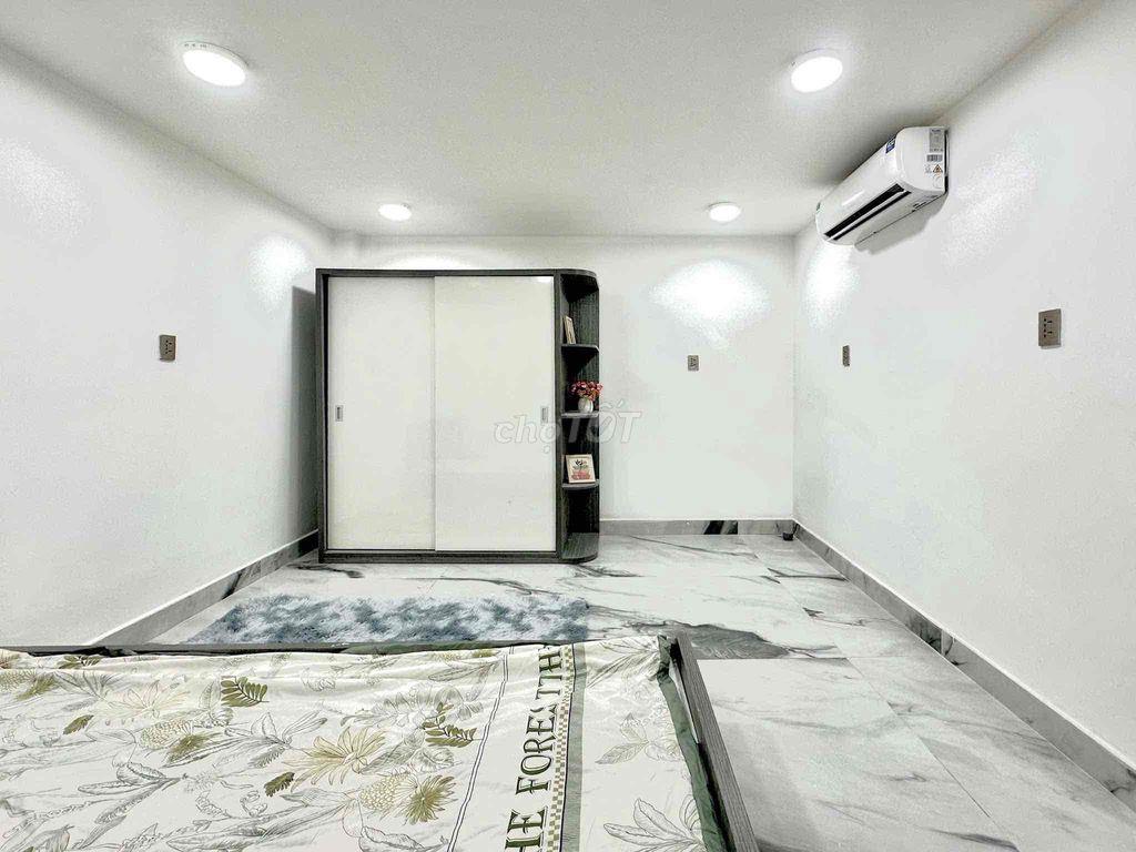 STUDIO CỬA SỔ TRỜI BAN CÔNG, FULL NỘI THẤT THUẬN TIỆN QUA Q5