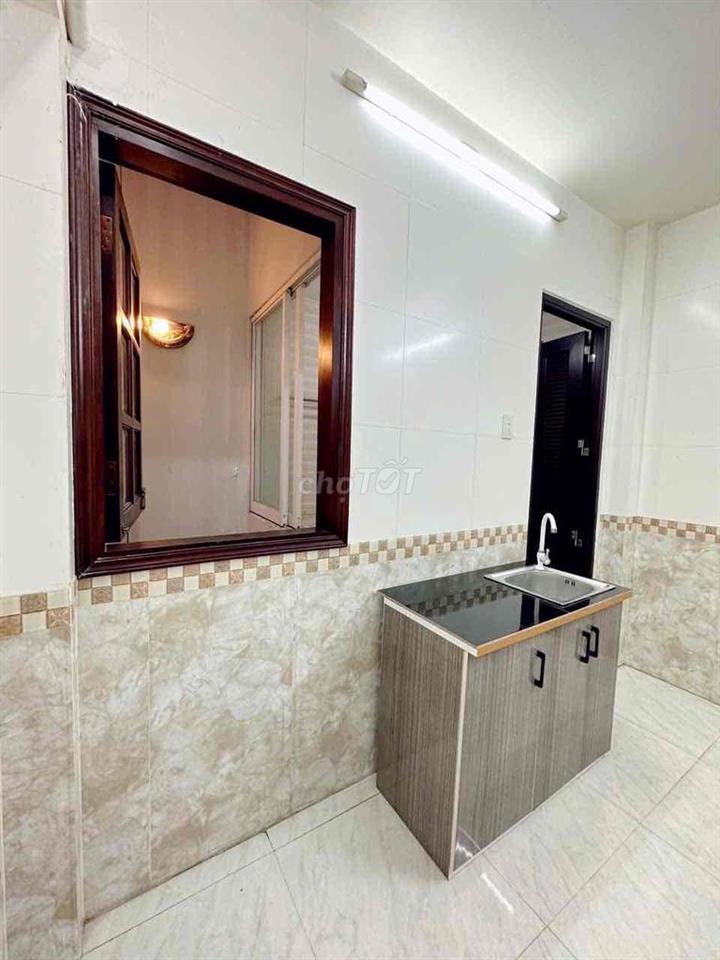 STUDIO BAN CÔNG SIÊU THOÁNG NGAY TRỤC VÕ VĂN KIỆT Q5 Q6