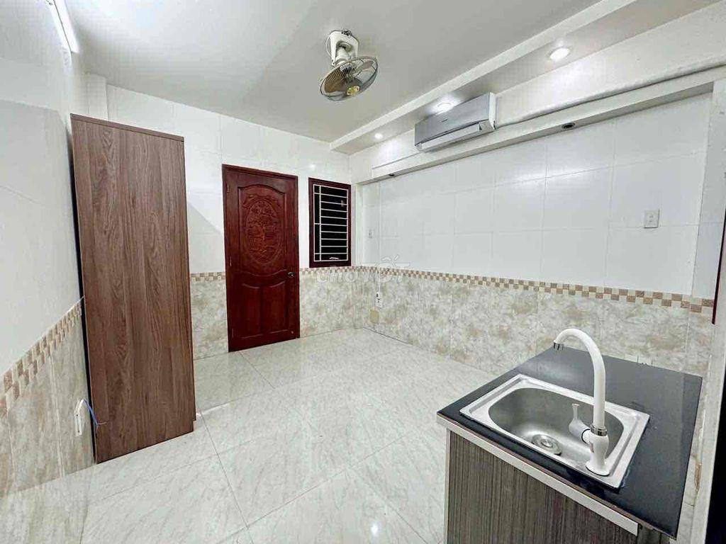 STUDIO BAN CÔNG SIÊU THOÁNG NGAY TRỤC VÕ VĂN KIỆT Q5 Q6