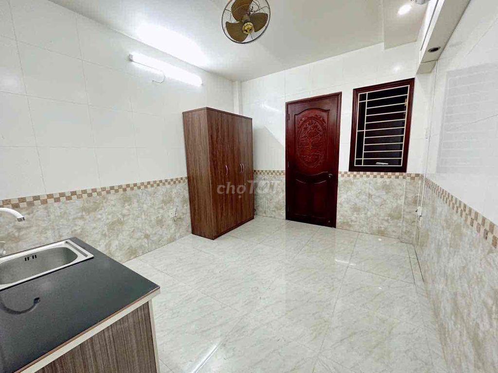 STUDIO BAN CÔNG SIÊU THOÁNG NGAY TRỤC VÕ VĂN KIỆT Q5 Q6