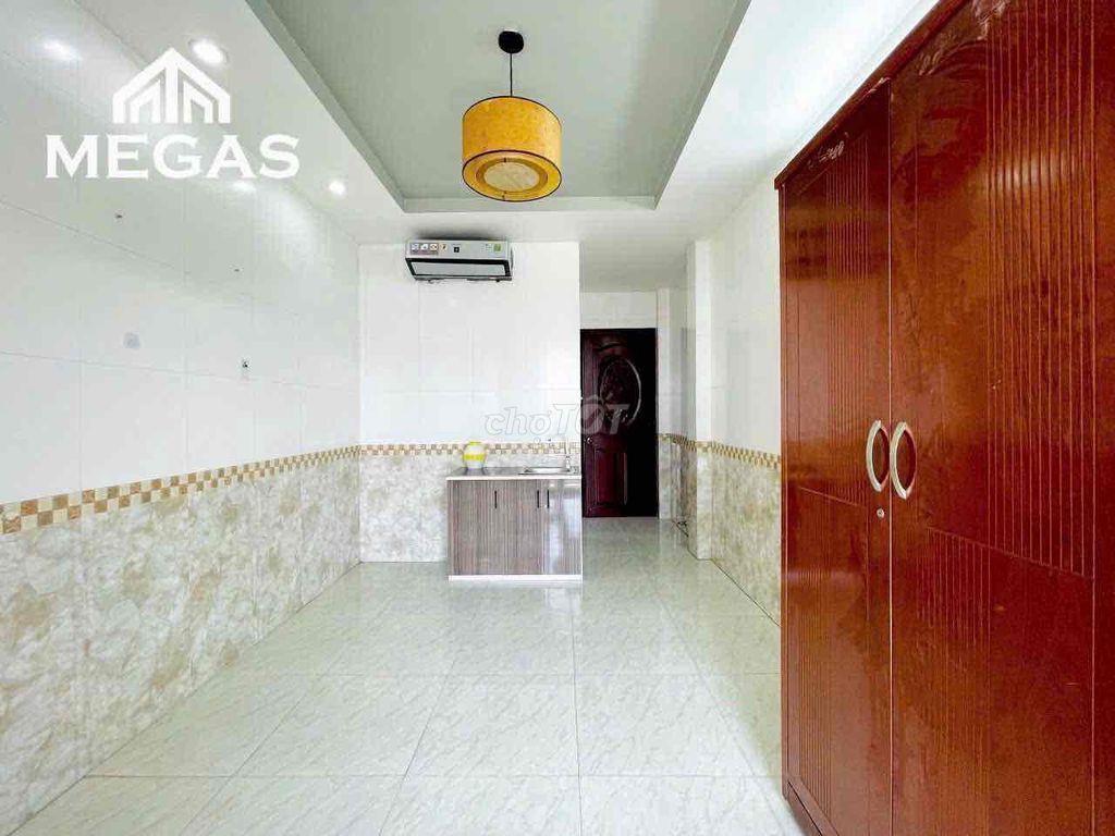 STUDIO BAN CÔNG SIÊU THOÁNG NGAY TRỤC VÕ VĂN KIỆT Q5 Q6