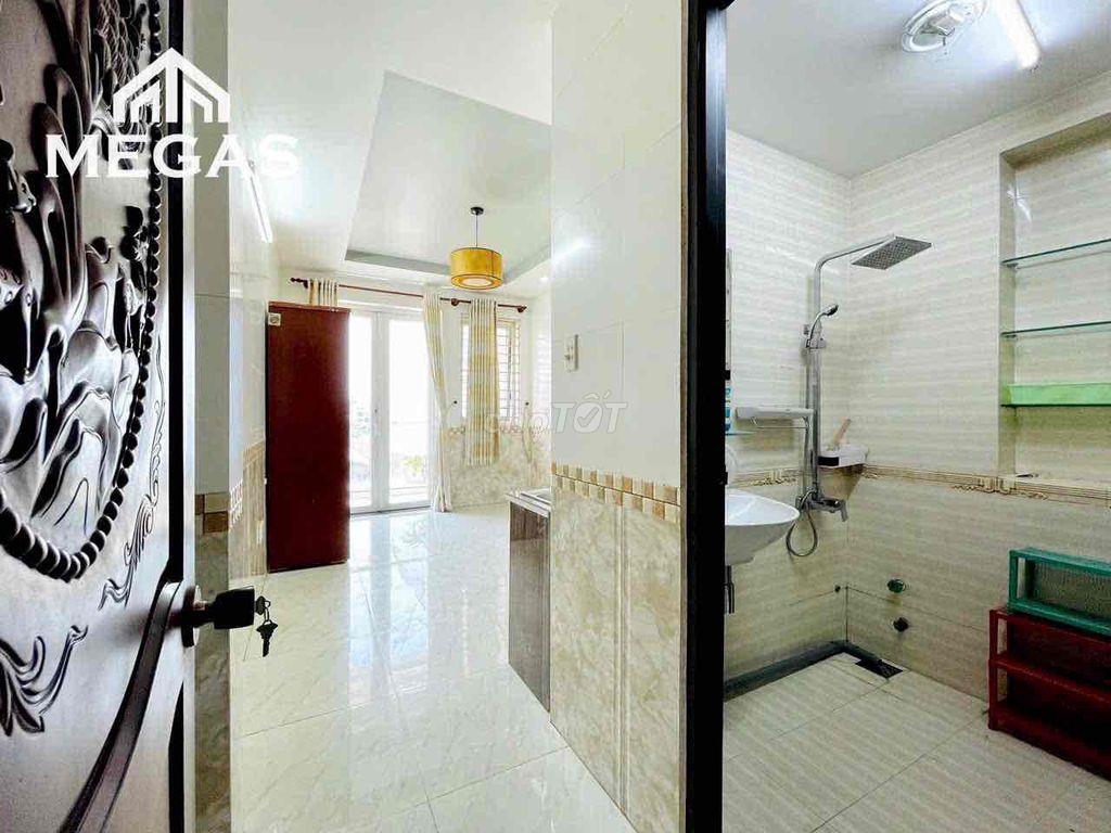 STUDIO BAN CÔNG SIÊU THOÁNG NGAY TRỤC VÕ VĂN KIỆT Q5 Q6