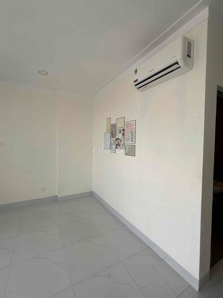 PHÒNG TRỌ BAN CÔNG SIÊU THOÁNG, SIÊU RỘNG GẦN UEH N, VHU -M