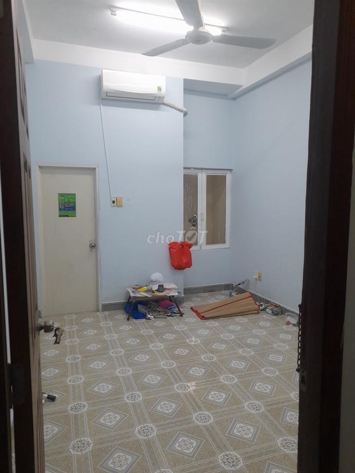 PHÒNG MÁY LẠNH TÂN SINH VIÊN - Y BÁC SỸ- GIẢNG VIÊN - NHÂN VIÊN