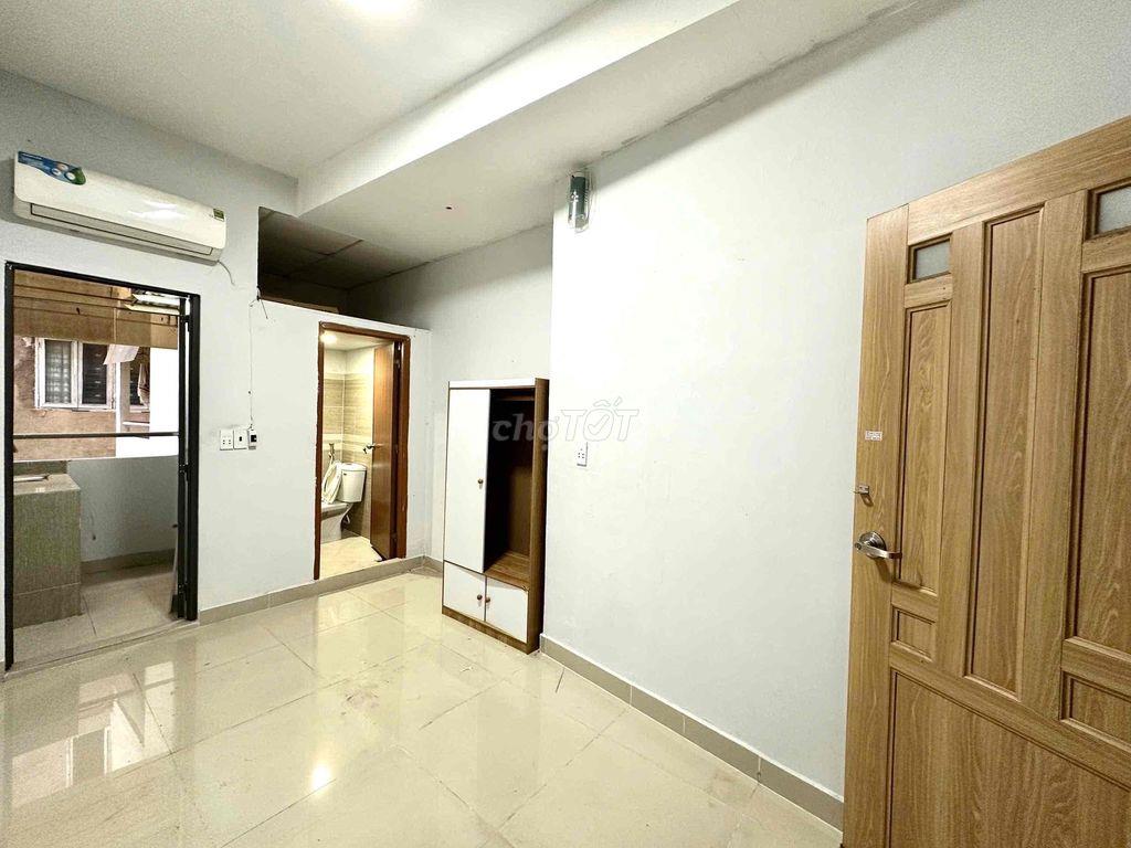 STUDIO BAN CÔNG TÁCH BẾP CÓ THANG MÁY NGAY VÒNG XOAY LÝ THÁI TỔ