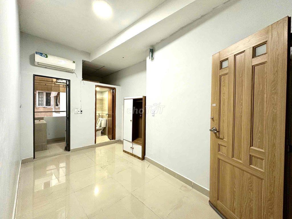 STUDIO BAN CÔNG TÁCH BẾP CÓ THANG MÁY NGAY VÒNG XOAY LÝ THÁI TỔ