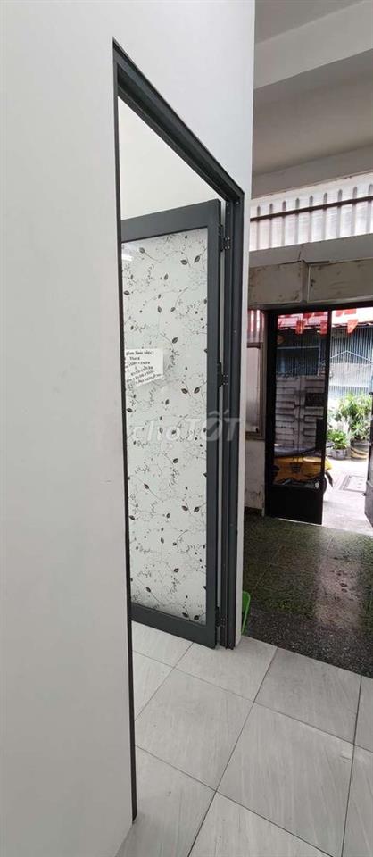Cho thuê phòng trệt trung tâm Q 10.