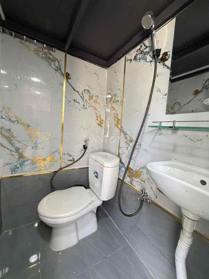 PHÒNG TRỌ CÓ GÁC MỚI 100% RỘNG 25M2 NGAY CÔNG VIÊN LÊ THỊ RIÊNG Q10