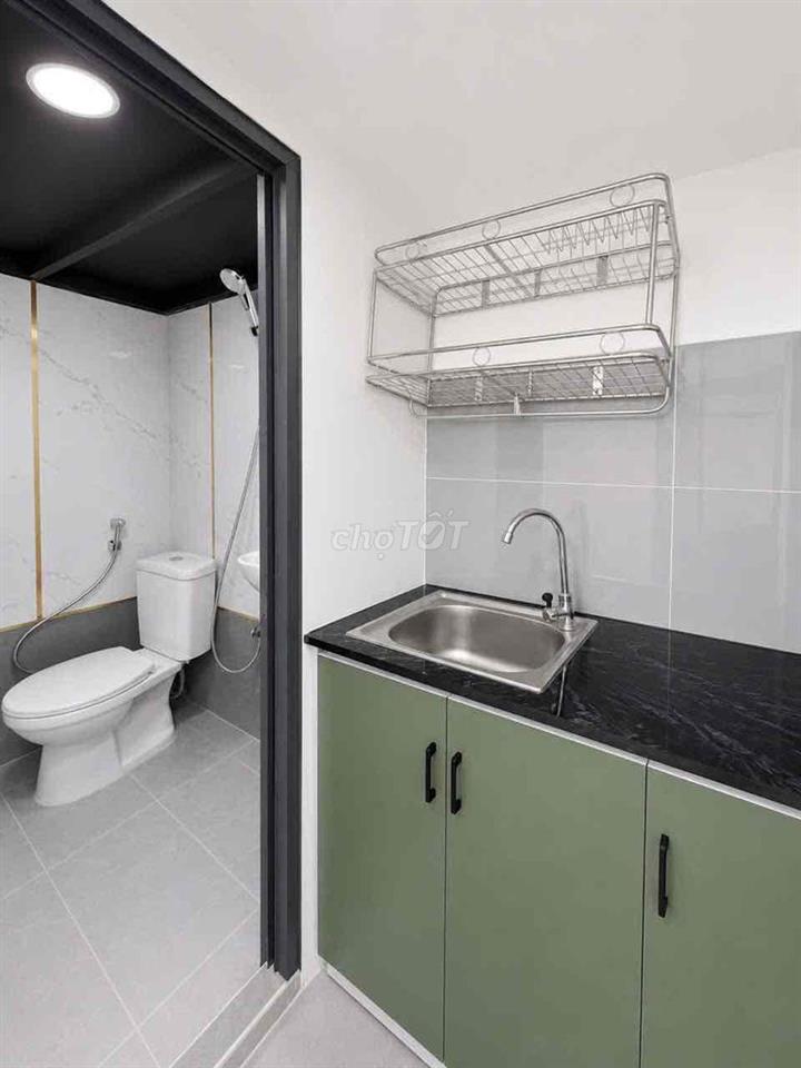 PHÒNG TRỌ CÓ GÁC MỚI 100% RỘNG 25M2 NGAY CÔNG VIÊN LÊ THỊ RIÊNG Q10
