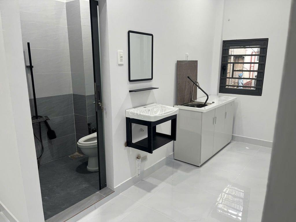 CHO THUÊ PHÒNG MỚI XÂY Ở LÝ THÁI TỔ TRUNG TÂM QUẬN 10 