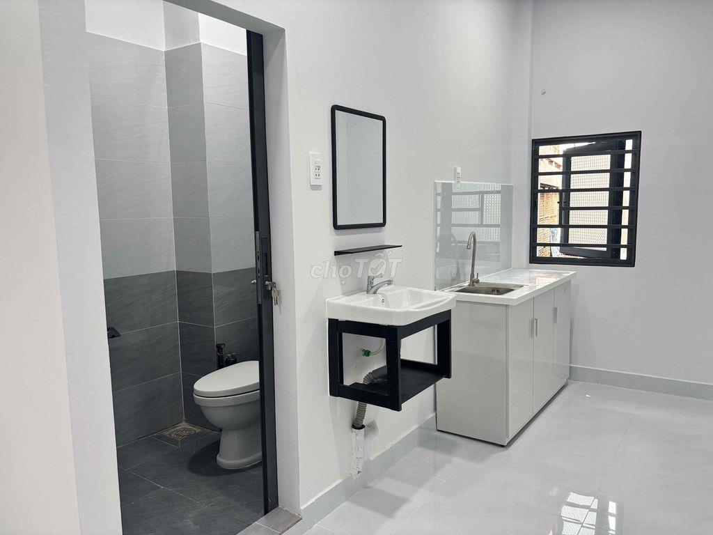 CHÍNH CHỦ CHO THUÊ - PHÒNG MỚI XÂY - LÝ THÁI TỔ TRUNG TÂM QUẬN 10