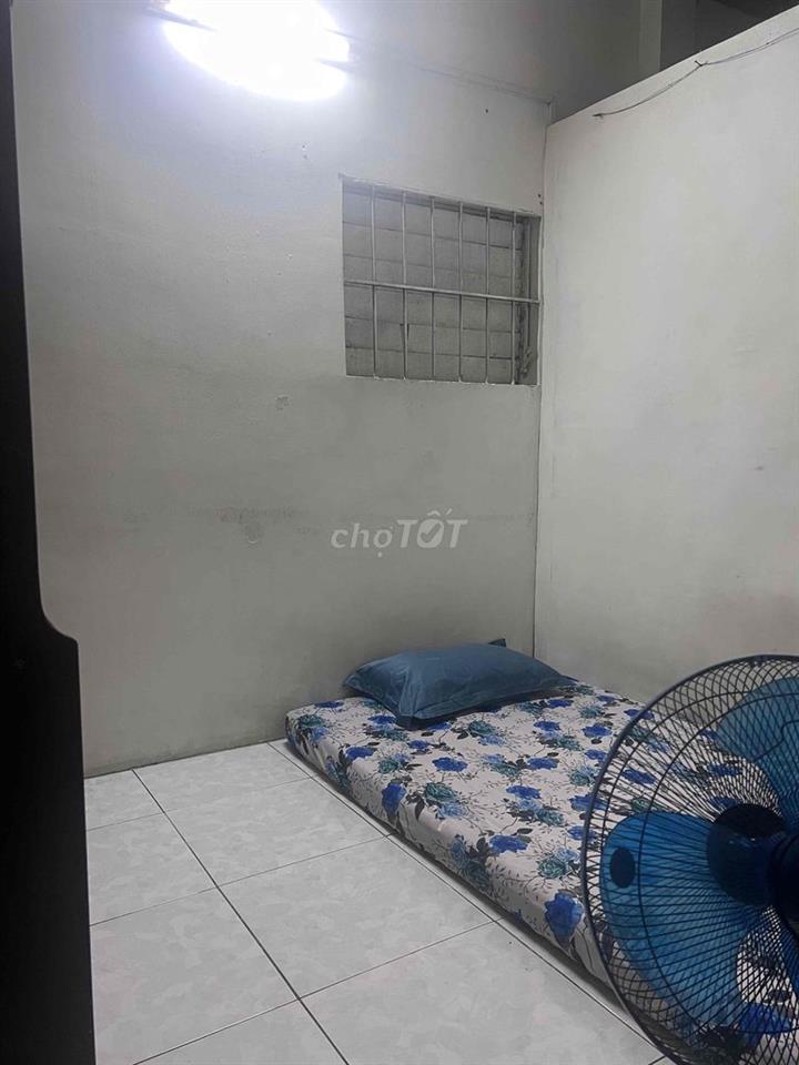 CHO THUÊ PHÒNG TRỌ QUẬN 10 NGAY KHU CHỢ ẨM THỰC HỒ THỊ KỶ