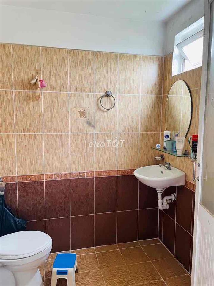 CẦN TÌM NỮ NV VĂN PHÒNG Ở GHÉP QUẬN 10 - CÓ CỬA SỔ - VIEW BAN C
