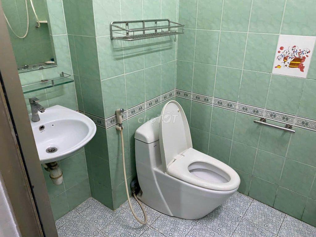 Cho thuê nguyên tầng 1, diện tích sử dụng khoảng 40m vuông, quận 10