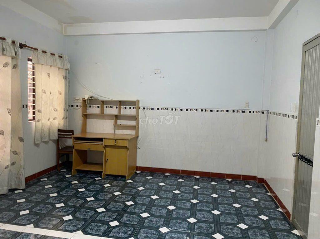 Cho thuê nguyên tầng 1, diện tích sử dụng khoảng 40m vuông, quận 10