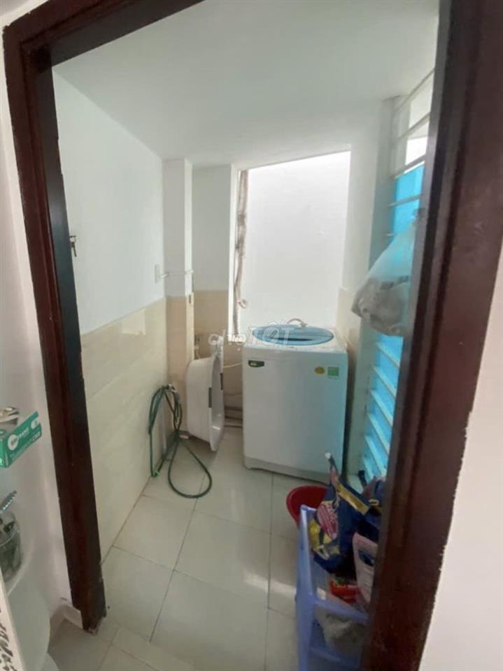 Cho thuê nguyên tầng p hoà hưng q10 có sân thượng