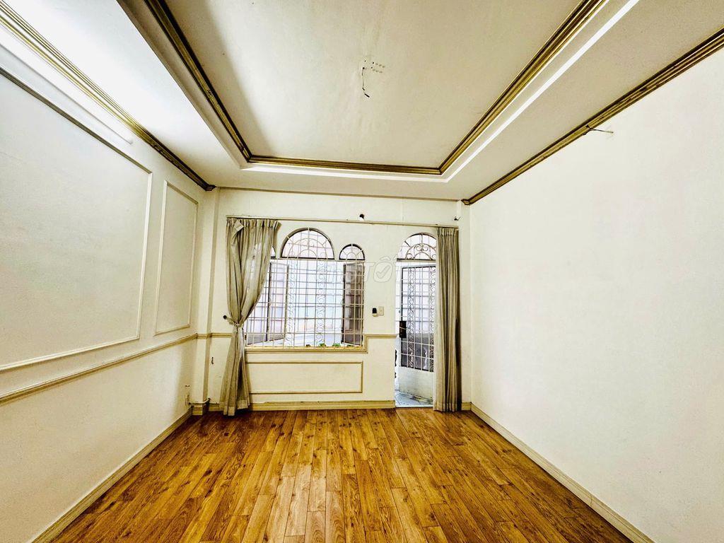 Nhà mình chính chủ mặt tiền Tô Hiến Thành Q.10 còn phòng Lầu 1, 32m2