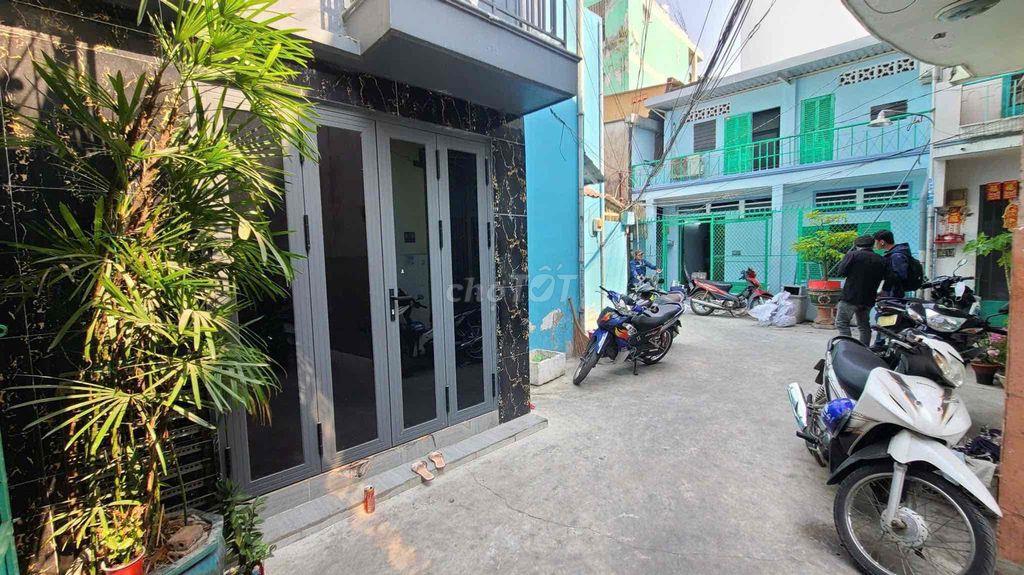 Nhà hẻm trung tâm Quận 6 cần bán