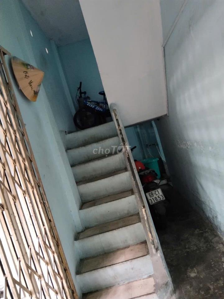 Còn trống 1  phòng cần cho thuê