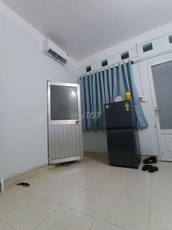 Phòng ghép nam máy lạnh giá rẻ