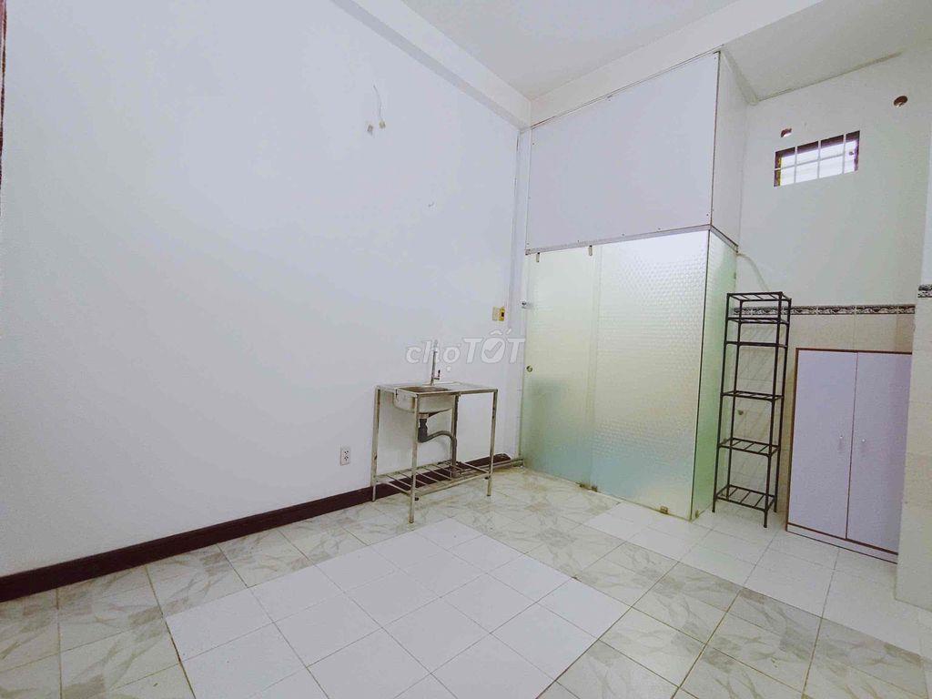 cho thuê phòng ngay học viện hành chính ueh cs c