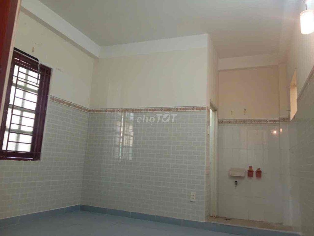 Giá: 2tr6/tháng Q10 THÀNH THÁI - GẦN NGÃ TƯ 3/2 DƯỚI CHÂN CẦU VƯỢT 3/2