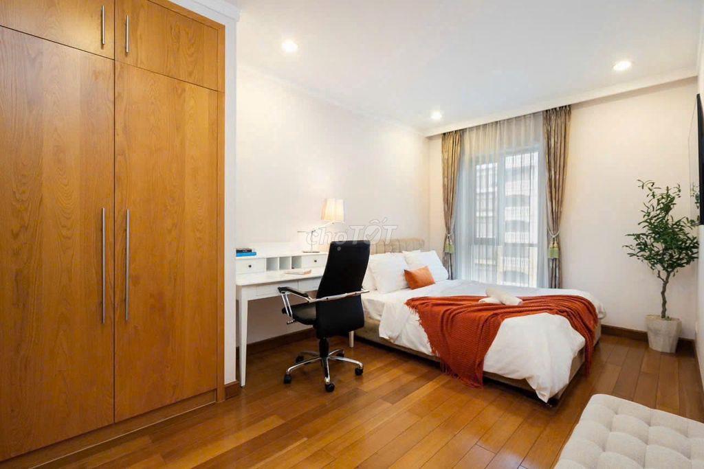 Cao ốc Thuận Việt - Full nội thất - Lô góc - SHR giá hơn 6.4 tỷ.